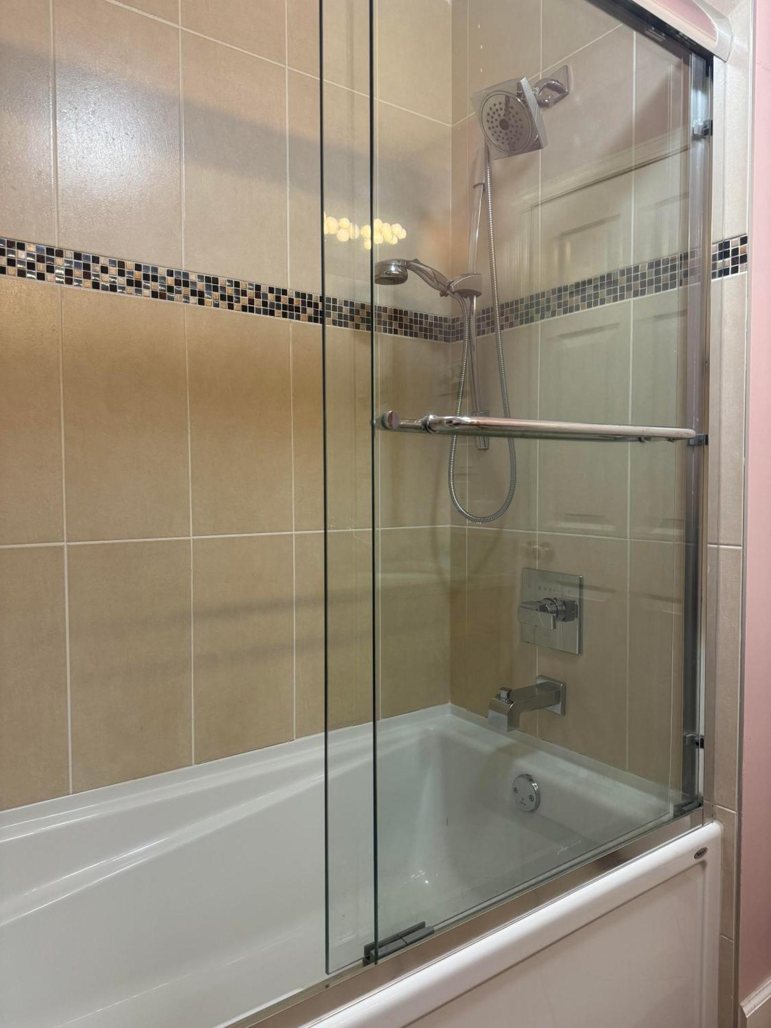 Comfortable Guest Home Near Downtown Vancouver & Sights & Stores Экстерьер фото